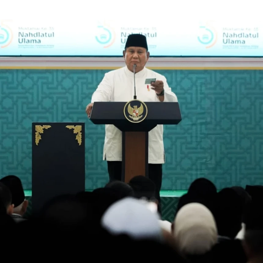 Presiden Prabowo Terima Kartanu Seumur Hidup di Penutupan Muktamar Ke-35 NU