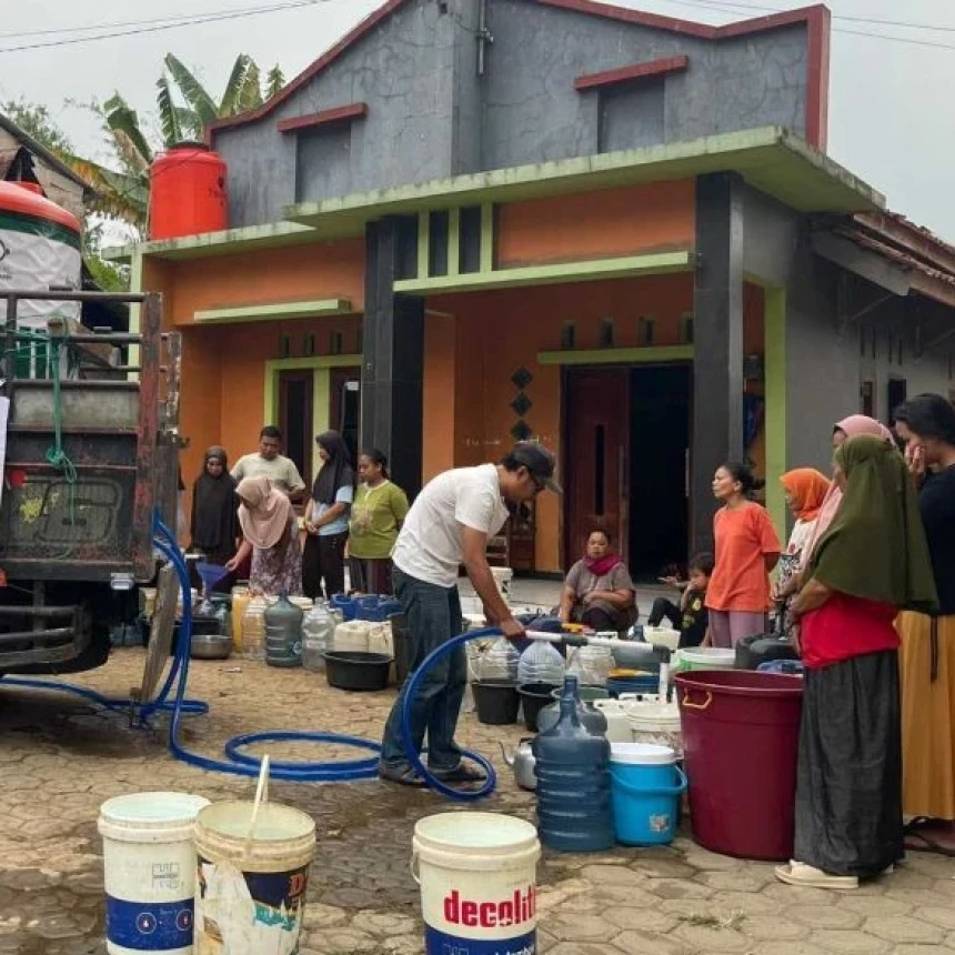 Kekeringan di Pekalongan, NU Peduli Salurkan 63 Ribu Liter Air Bersih untuk Warga