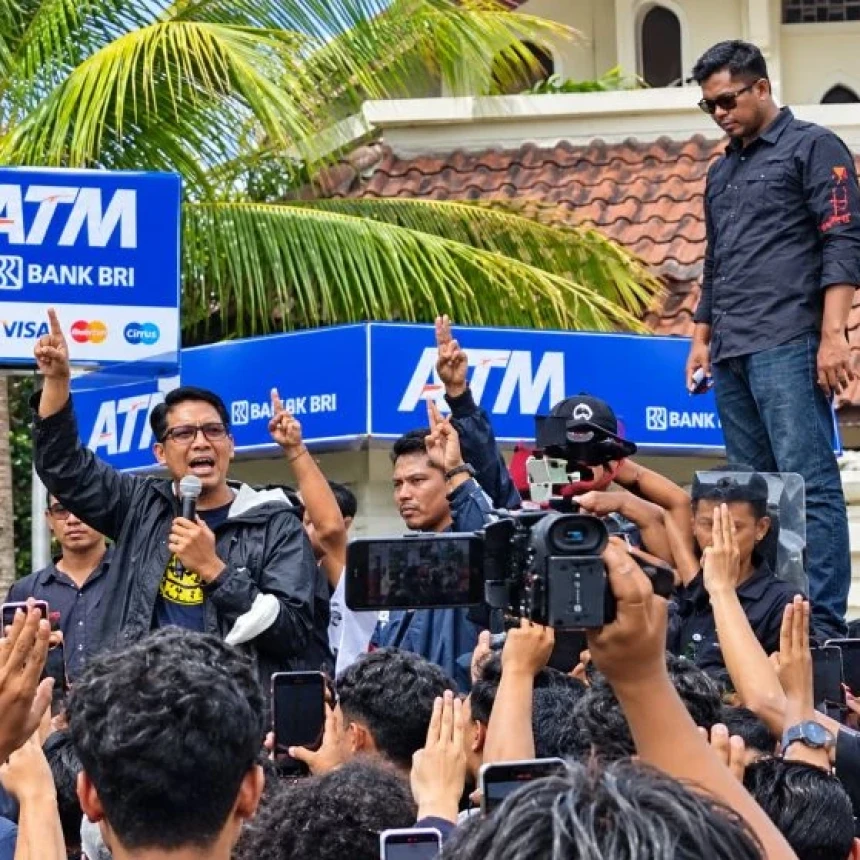 Aksi di Yogyakarta, Guru Besar UGM Soroti Ketimpangan dan Pengaruh Oligarki dalam Demokrasi