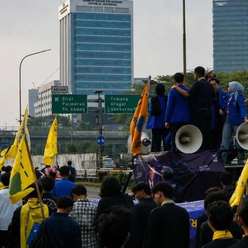 Sejumlah Aktivis dan Aparat Terluka, PB PMII Desak Evaluasi Pengamanan Aksi 22 Juni 2026 di Gedung DPR RI
