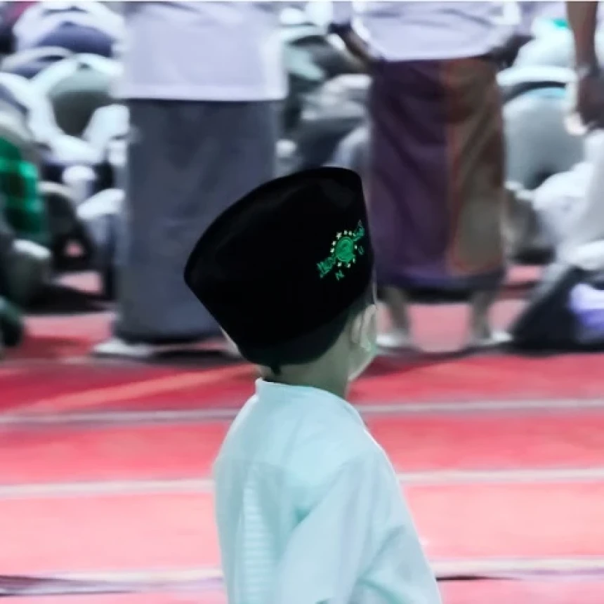 Khutbah Jumat: 4 Posisi Anak dalam Pandangan Islam