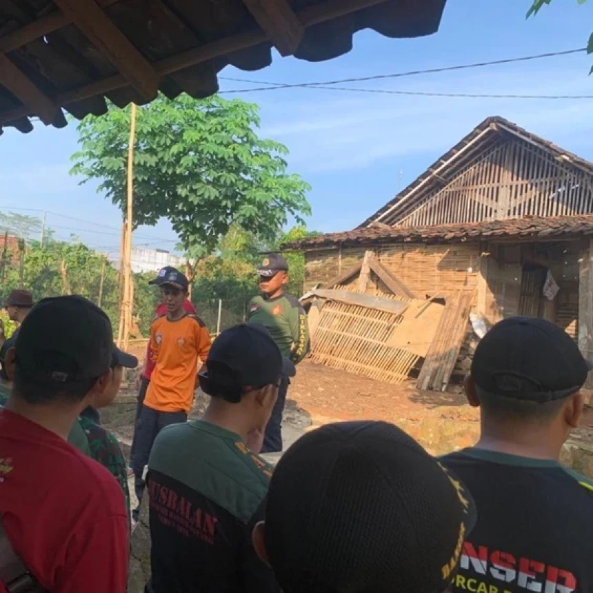 Harlah Ansor Ke-92, GP Ansor Limpung Batang Bedah Rumah Warga