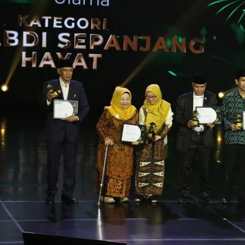 4 Ulama Sepuh Penerima Anugerah 1 Abad NU Kategori Pengabdi Sepanjang Hayat