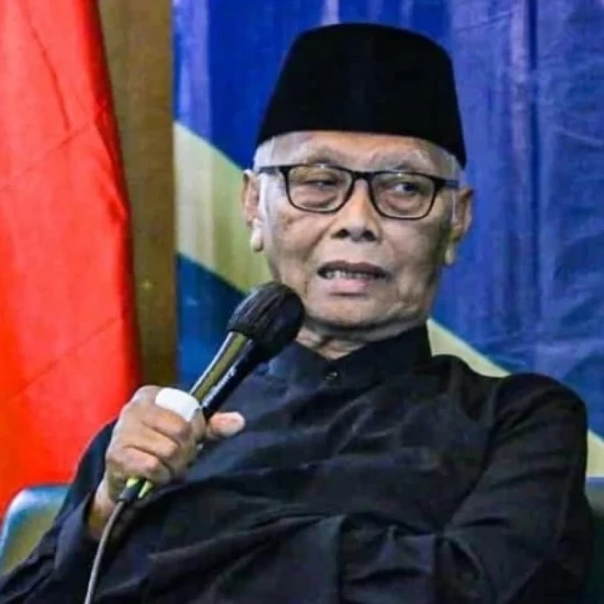 Kiai Anwar Iskandar Jelaskan Makna Politik menurut KH Mahrus Ali Lirboyo