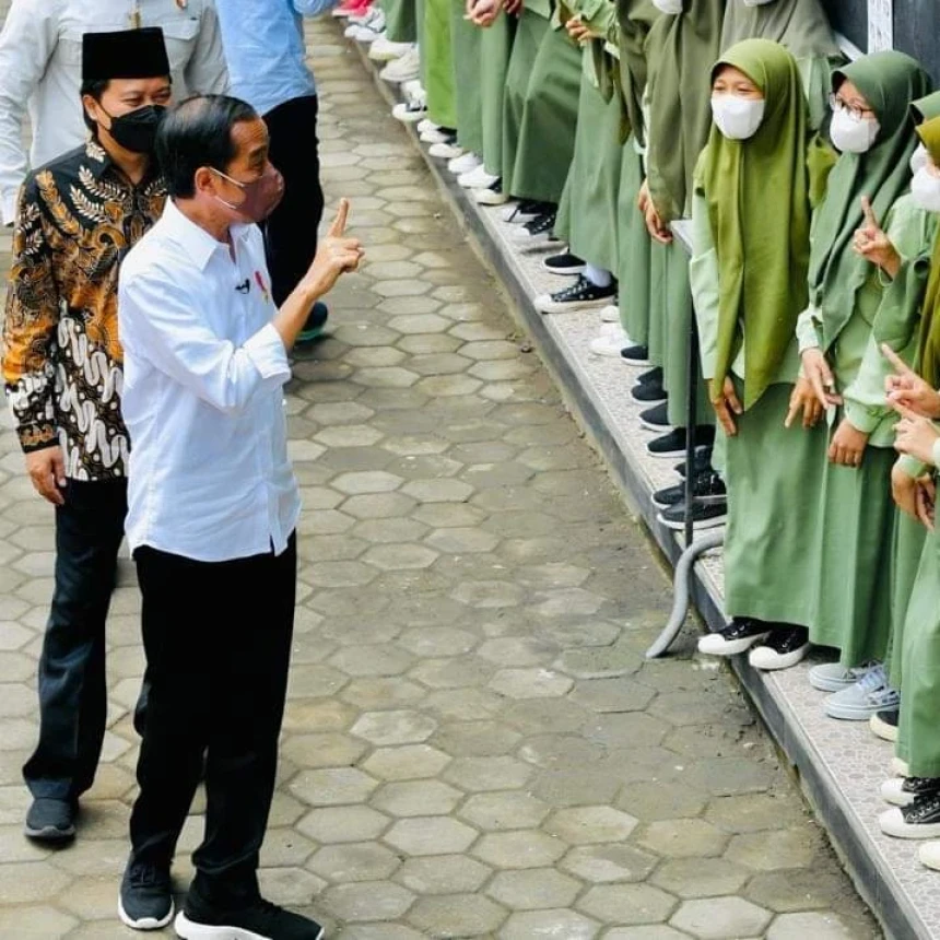 100% Santri API Asri Tegalrejo Sudah Divaksin, Presiden Jokowi: Bisa Jadi Contoh