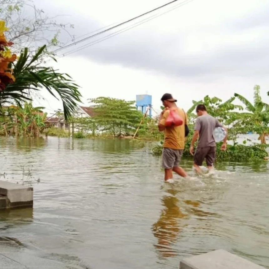 Akibat Banjir, Warga di Kudus Keluhkan Minimnya Air Bersih