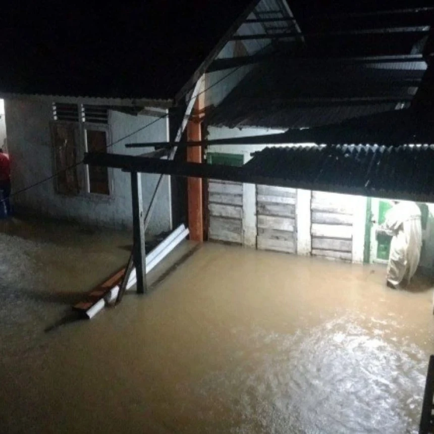 Banjir Landa Sejumlah Pemukiman Warga di 7 Kecamatan Abdya, Warga Diminta Tetap Waspada