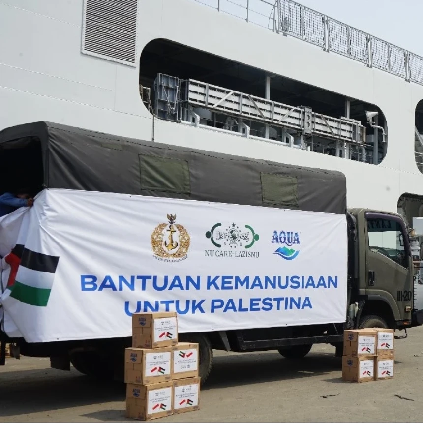 Melalui TNI AL, LAZISNU PBNU Kirim 10 Ton Tenda Pleton, Matras, dan Selimut untuk Palestina