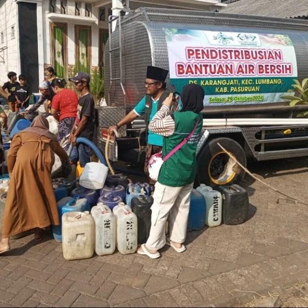 LAZISNU Sidoarjo Bantu Salurkan Air Bersih ke Desa Terdampak Kekeringan di Pasuruan