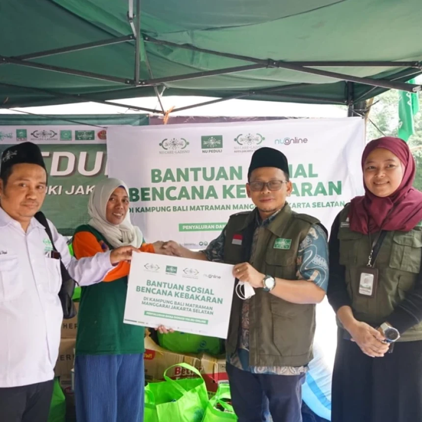 NU Care-LAZISNU Salurkan Bantuan untuk Warga Terdampak Kebakaran Manggarai