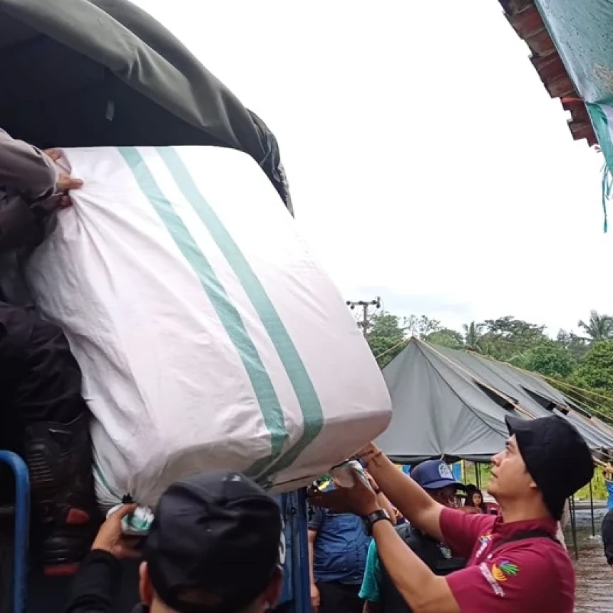 Pergeseran Tanah Landa Cianjur, Kemensos Evakuasi Warga dan Beri Bantuan Logistik