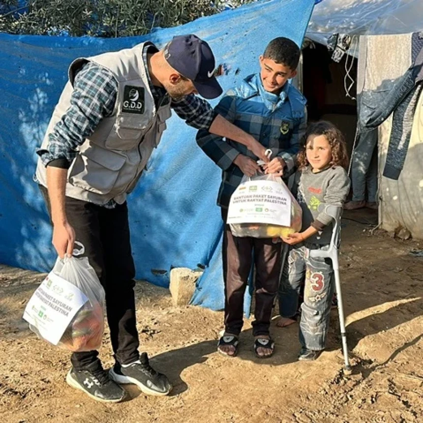 NU Care-LAZISNU Distribusikan Bantuan Paket Sayuran untuk 250 Keluarga di Gaza