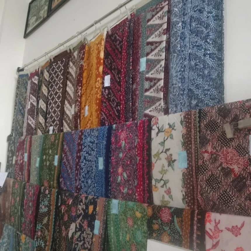 Wujud Akulturasi Antar-Etnis dan Agama dalam Batik Lasem