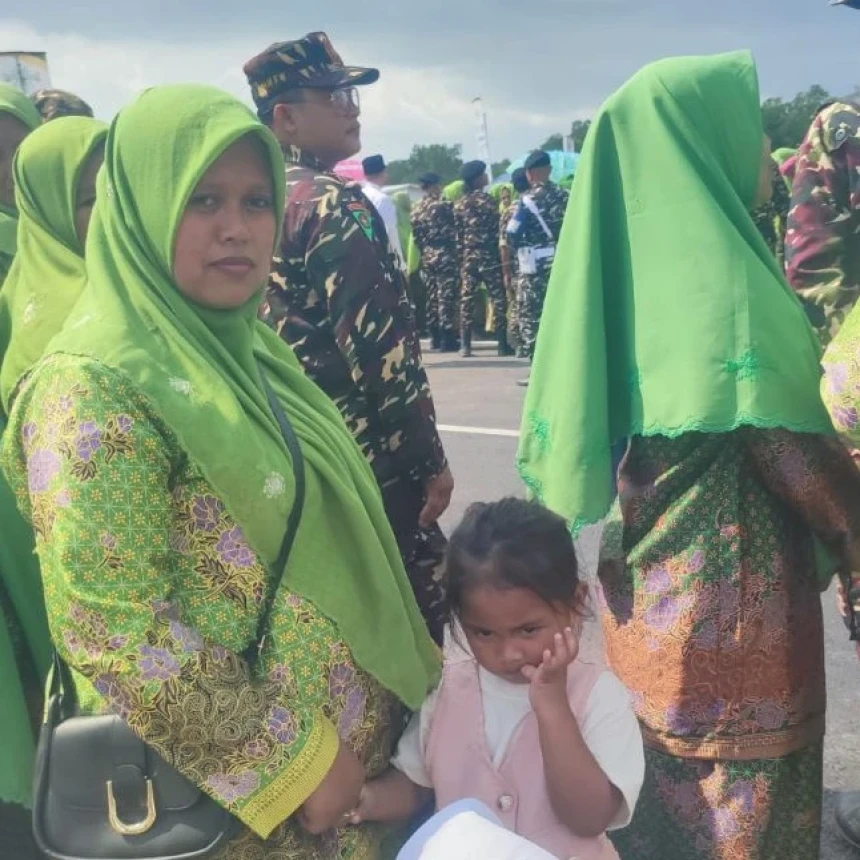 Cerita Kader Muslimat NU Bangkalan Bawa Cucu Sambut Tamu di Penutupan Munas-Konbes NU 2026