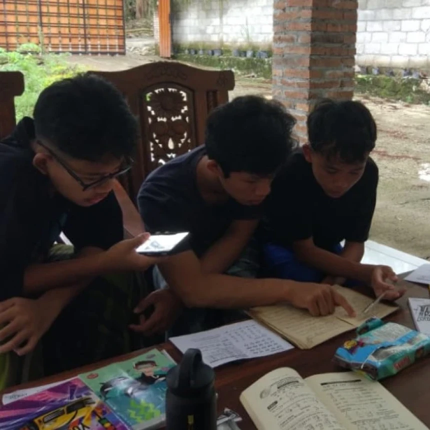 Gali Mutiara Terpendam, Siswa SMK Peradaban Desa Pelajari Aksara Kawi