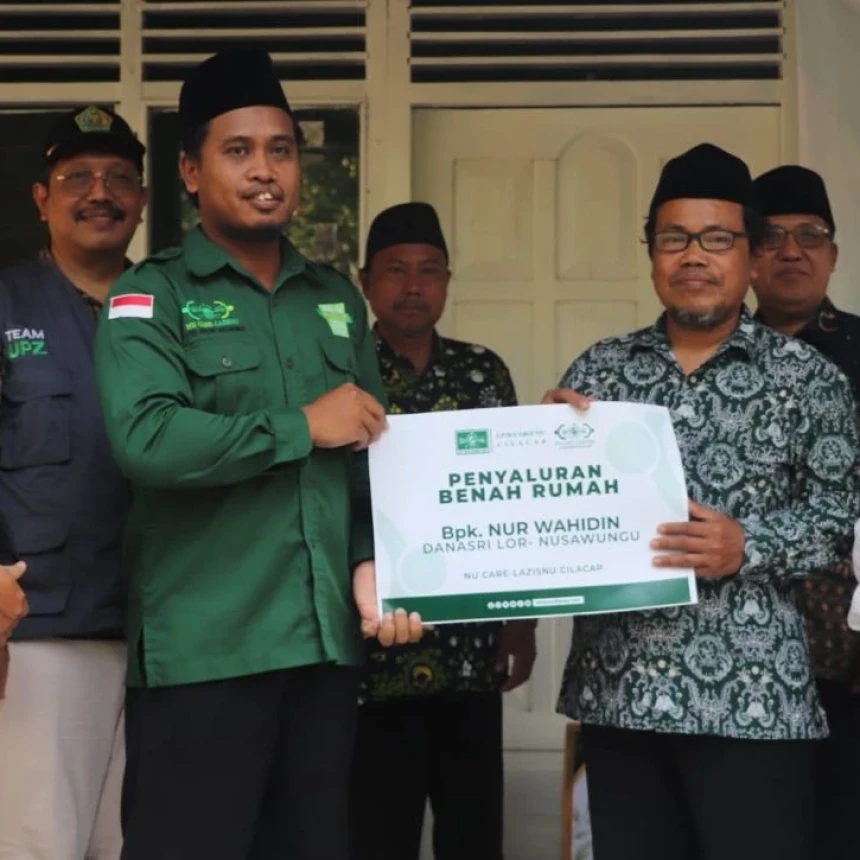 27 Tahun Mengabdi, Guru Honorer di Cilacap Dapat Bantuan Benah Rumah NU Care-LAZISNU