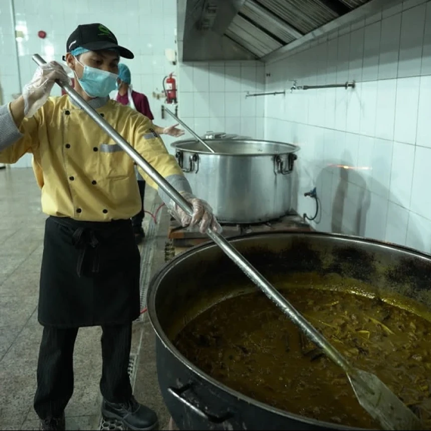Lebih Dekat dengan Para Chef Jamaah Haji Indonesia