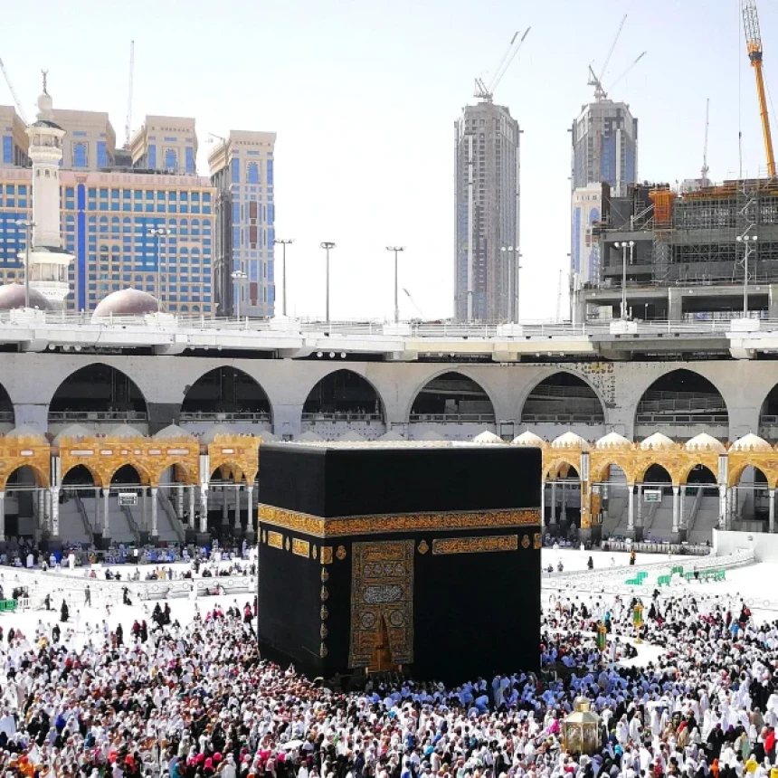 Pahala Berlipat di Tanah Haram, Bagaimana dengan Dosa? Ini Penjelasannya  ​​​​​​​
