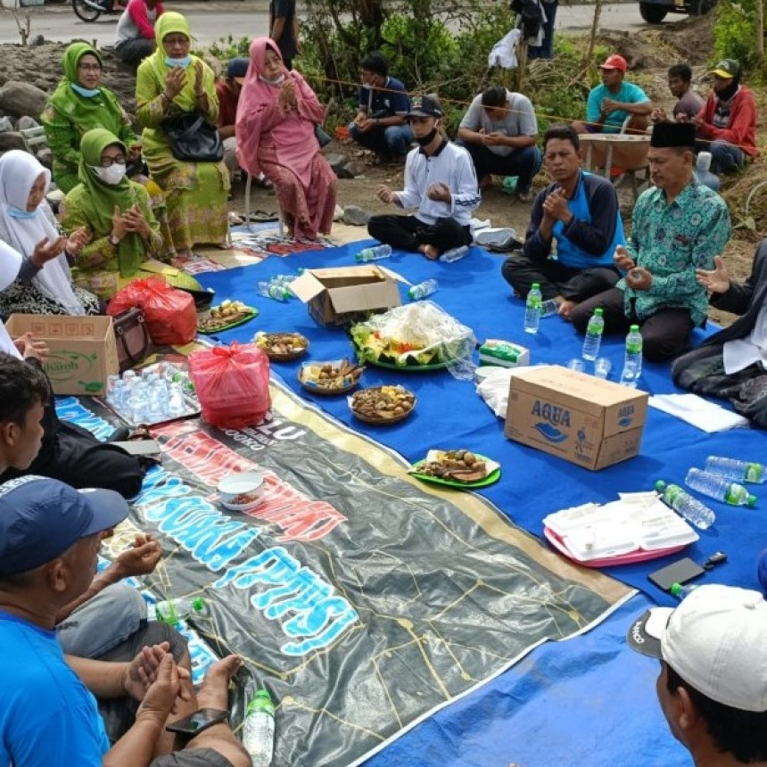 Muslimat NU Mojokerto Bergoyong-Royong Wujudkan Gedung Pertemuan