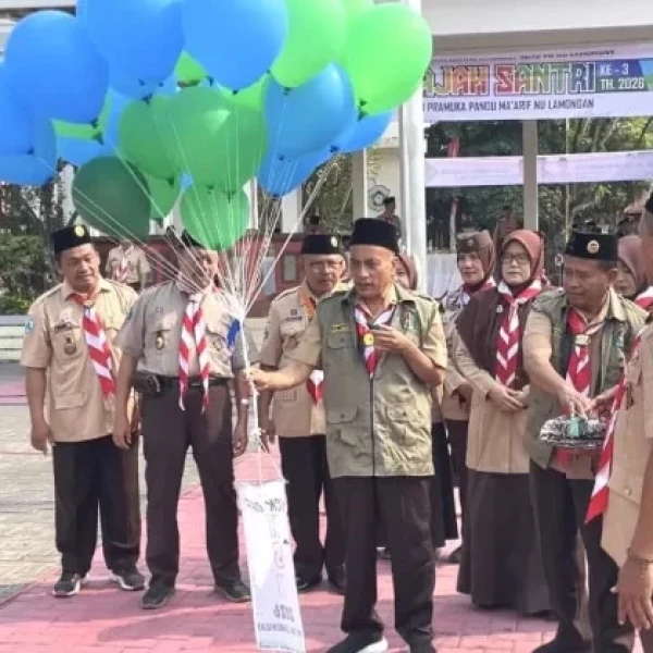 Ribuan Santri Ikuti Kick Off Hari Santri 2026 PCNU Lamongan