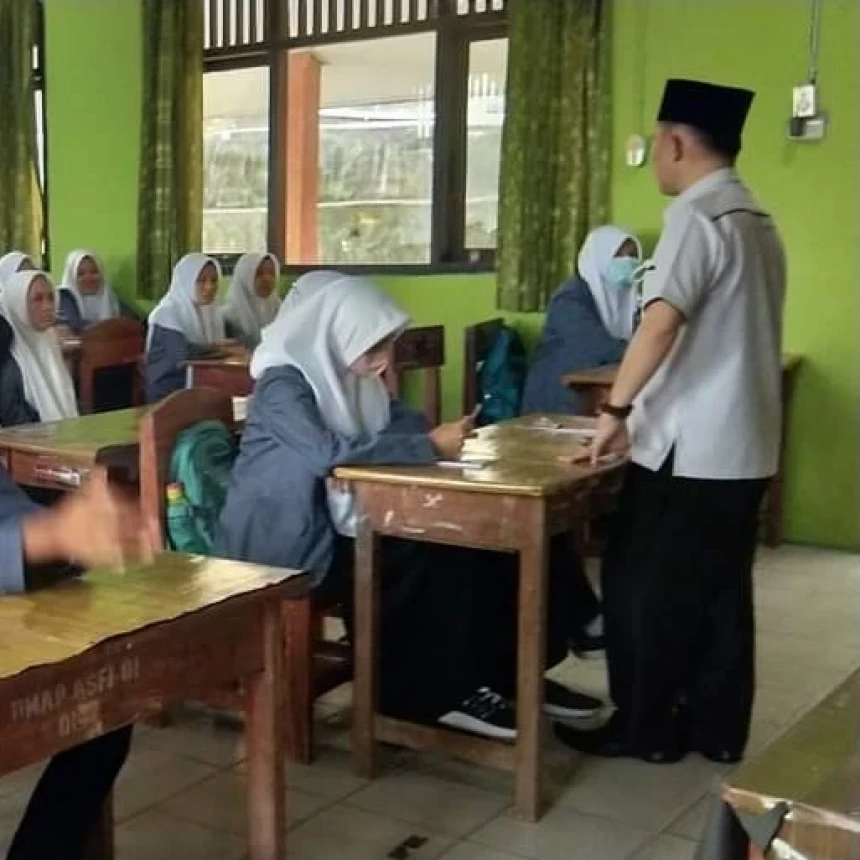 Ditutup 5 Agustus, Ini Syarat Beasiswa S1 Pendidikan Jarak Jauh Guru PAI