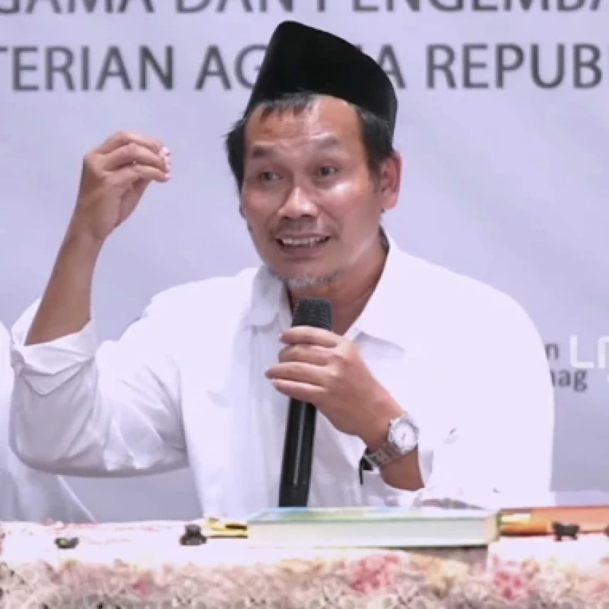 Gus Baha Jelaskan Pandangan Fiqih tentang Penyediaan Al-Qur’an Bahasa Isyarat