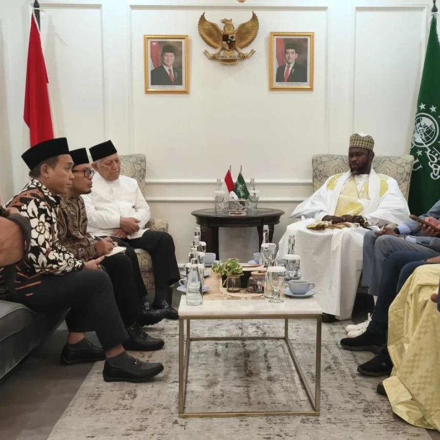 Ketum PBNU Gus Kikin Terima Kunjungan Sejumlah Ulama dari Afrika