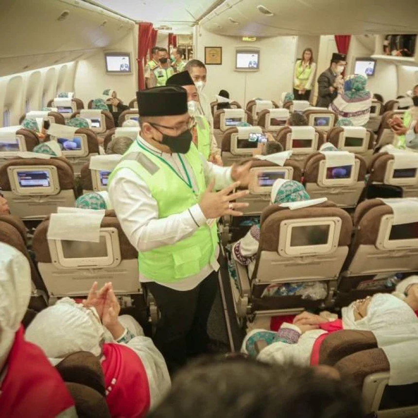 Lepas Kloter Pertama Jamaah Haji Indonesia, Menag: Jangan Segan Bertanya ke Petugas