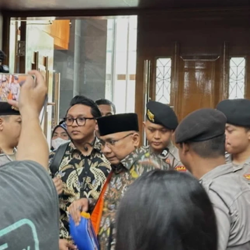 Kasus Kuota Haji, JPU KPK Dakwa Gus Yaqut Terima USD 271.500
