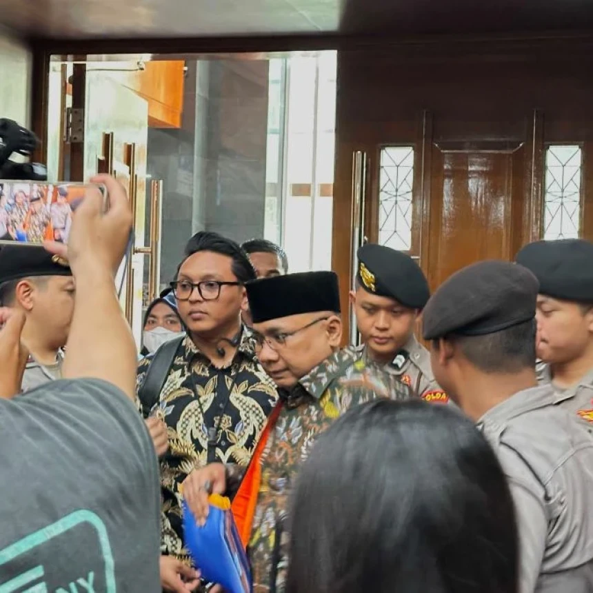Bacakan Eksepsi, Gus Yaqut Nilai Dakwaan Campuradukkan Kebijakan Menteri dan Bantah Perintahkan Korupsi Kuota Haji 2023-2024