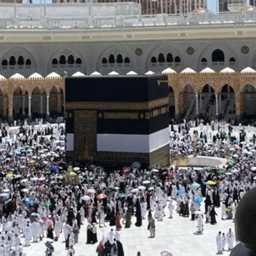 Jumat Pertama Jamaah Haji Indonesia di Masjidil Haram, Suasana Padat dan Tertib
