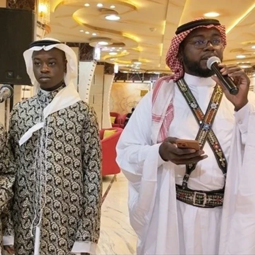 Shalawat Thalaal Badru Sambut Jamaah Haji Indonesia di Makkah