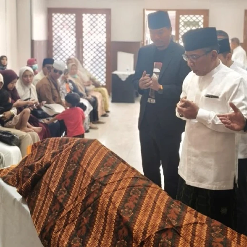 Gus Yahya Lepas Jenazah KH Hasanuddin Kriyani di RSPAD, Kenang sebagai Panutan Umat