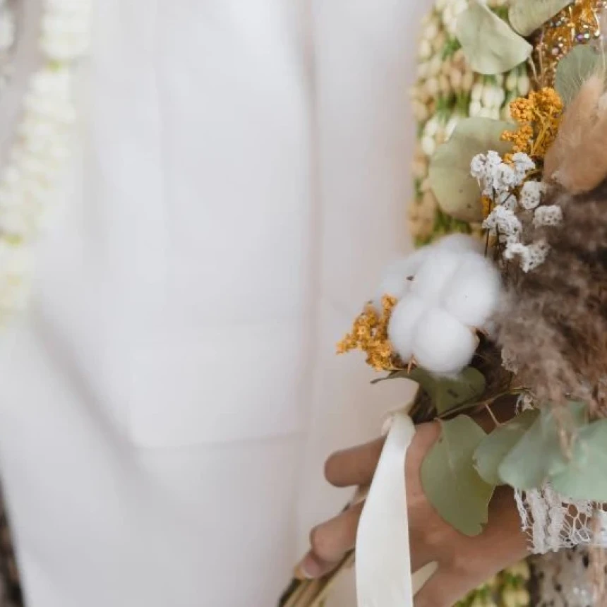Tata Cara Shalat saat Dua Mempelai Berada di Panggung Pengantin