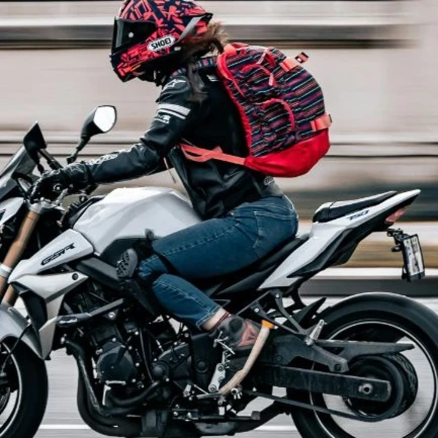 Standing Motor demi Konten Medsos dan Larangan Mencelakakan Diri Islam