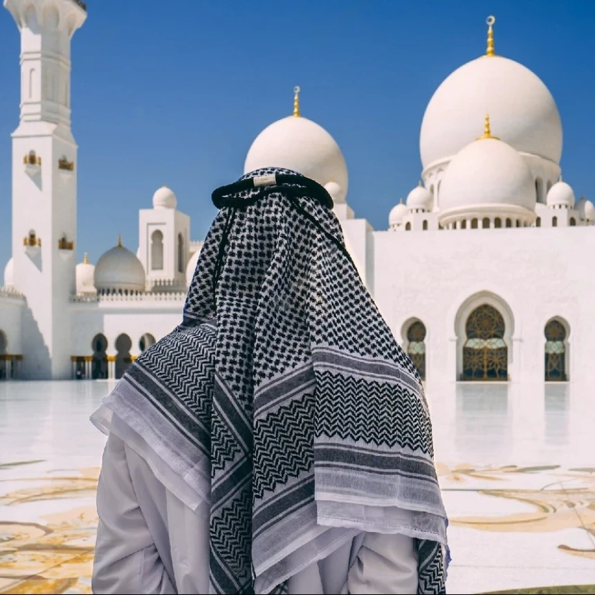Mau Jadi Imam Masjid di Uni Emirat Arab? Daftar di Sini