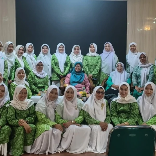 Bertemu Di Jawa Timur, Margaret Beri Motivasi PC Fatayat NU Kota Tangerang