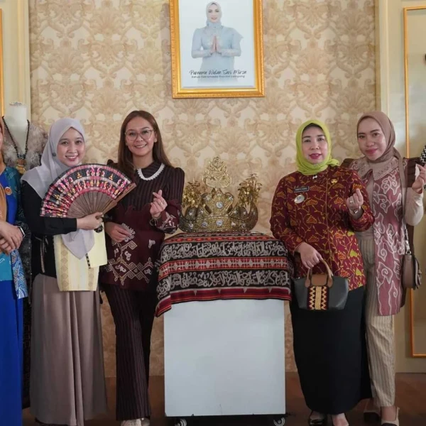 Ratusan Peserta HUT REI Kunjungi Dekranasda Lampung, Produk Kriya, Wastra dan Kuliner Jadi Daya Tarik