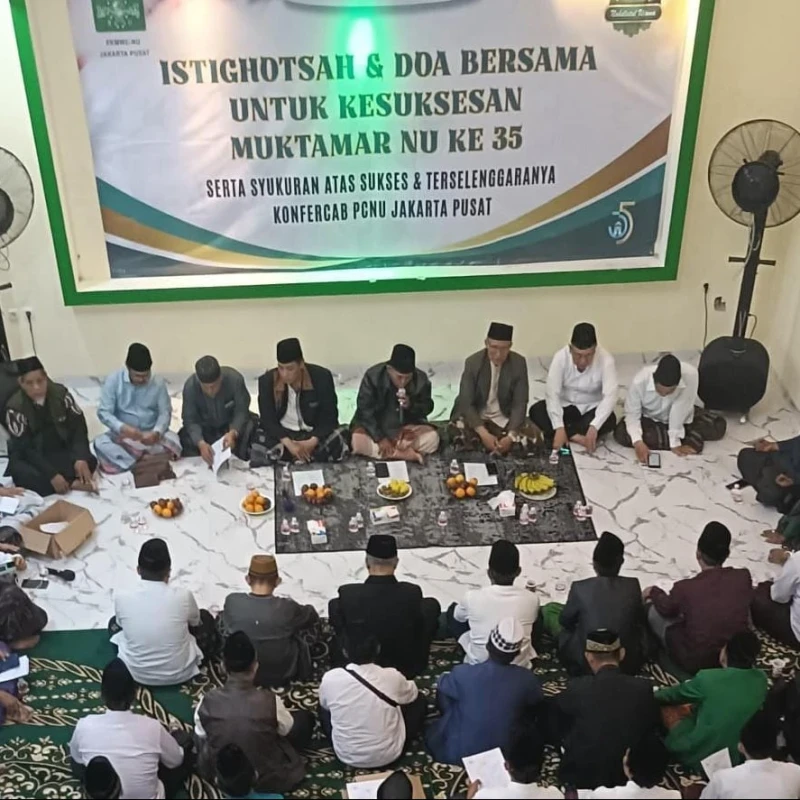 Warga NU Jakarta Pusat Gelar Istighotsah untuk Kesuksesan Muktamar Ke-35 NU di Tambakberas
