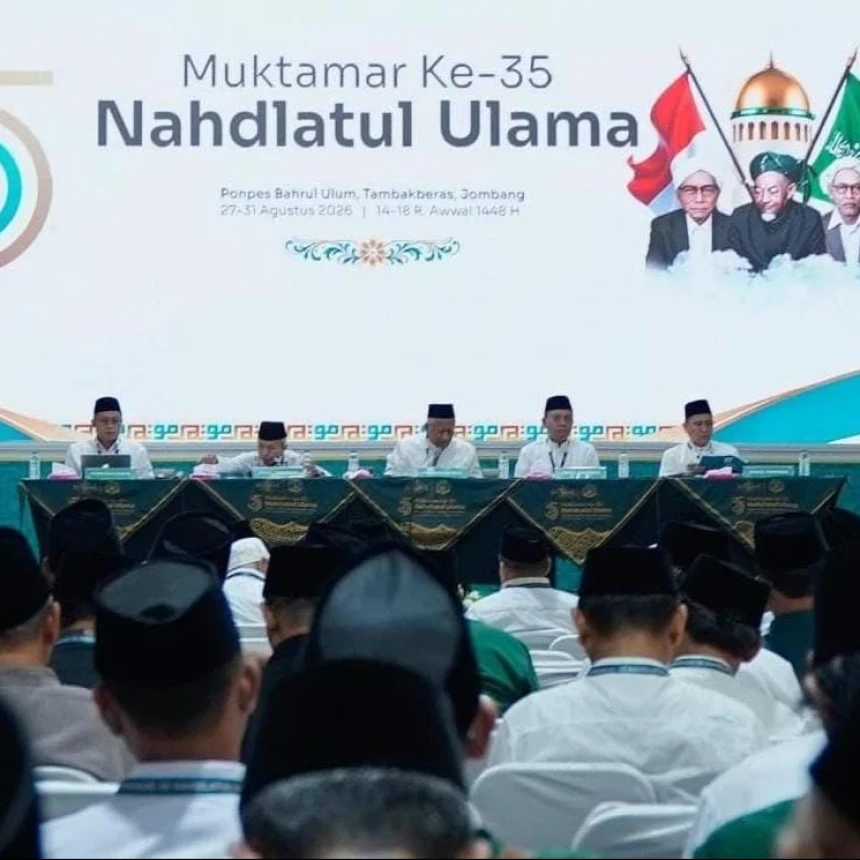 Shalawat Asyghil Menggema Saat Pembukaan Sidang Pleno 1 Muktamar Ke-35 NU