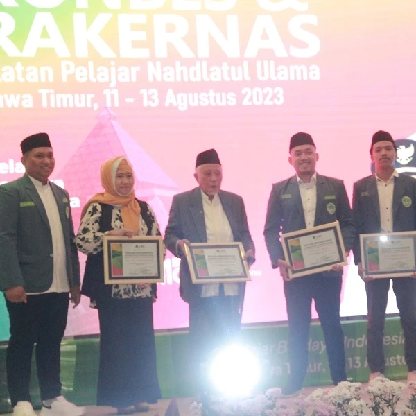 PP IPNU Berikan Penghargaan kepada Pendiri dan Penggerak Organisasi