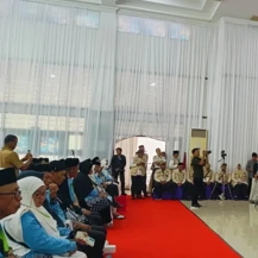 Embarkasi Aceh Berangkatkan 5.500 Jamaah Haji, Tertua 101 Tahun, Termuda 15 Tahun