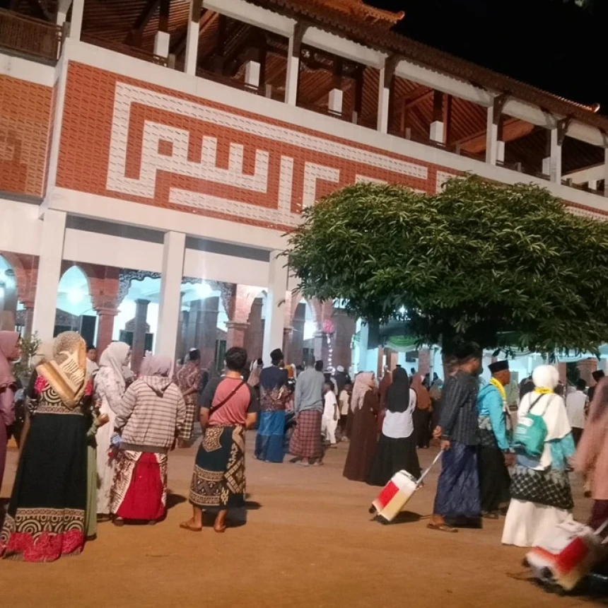 Doa dan Salawat Iringi Pelepasan Calon Jamaah Haji Lasem di Masjid Jami