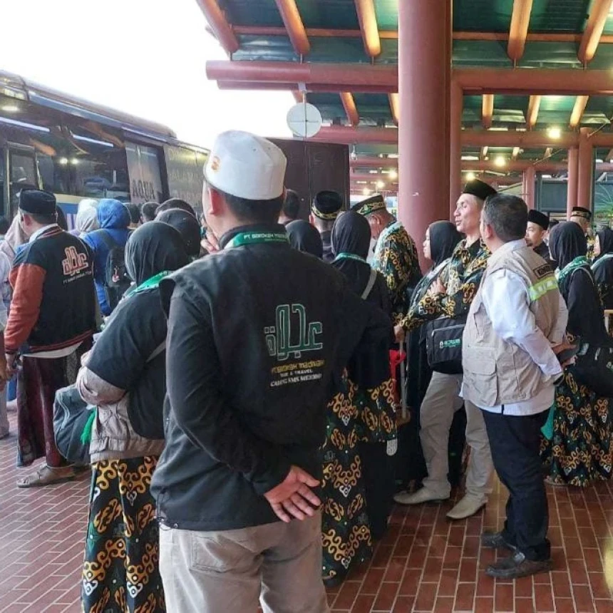 Dampak Erupsi Gunung Anak Krakatau, Kemenhaj Pastikan Mitigasi dan Penanganan Jamaah Umrah Berjalan Optimal