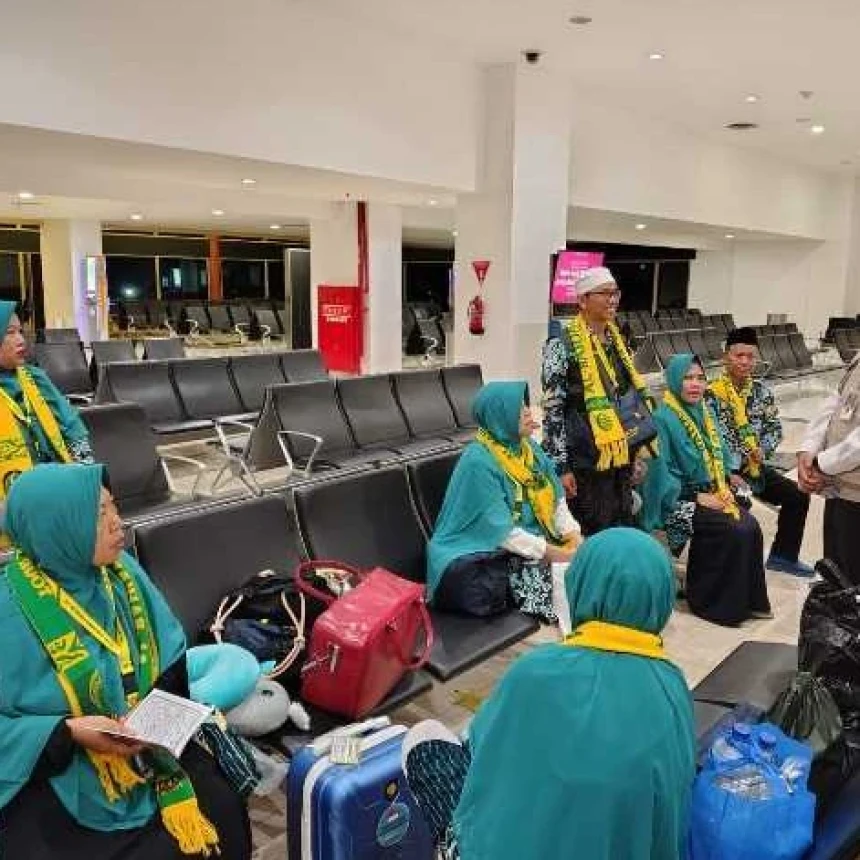 Penerbangan Umrah Terdampak Erupsi Anak Krakatau, Kemenhaj: Keselamatan Jamaah Prioritas