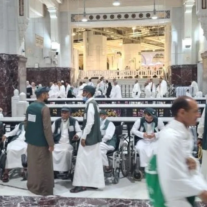 Jamaah Haji; Jadikan Al-Qur'an 'Pelembab Kulit' 
