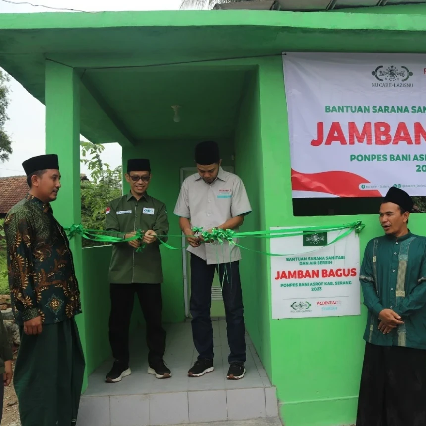 NU Care-LAZISNU dan Prudential Syariah Bantu Pembangunan MCK untuk Pesantren di Kabupaten Serang