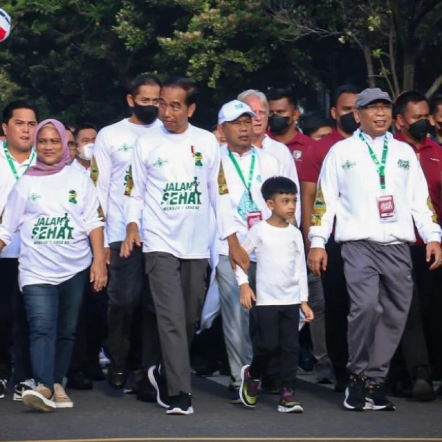 Jan Ethes Cucu Jokowi di Barisan Terdepan Jalan Sehat Menuju 1 Abad NU