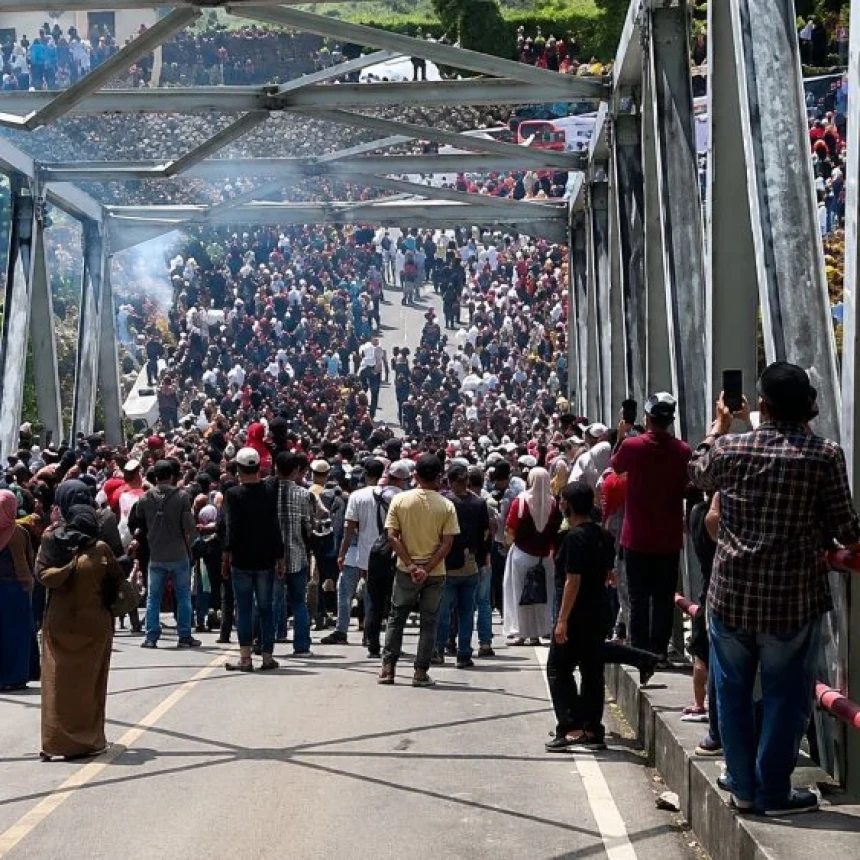 Warga Enang-Enang Bener Meriah Bangun Jembatan Swadaya Senilai Rp1,08 Miliar