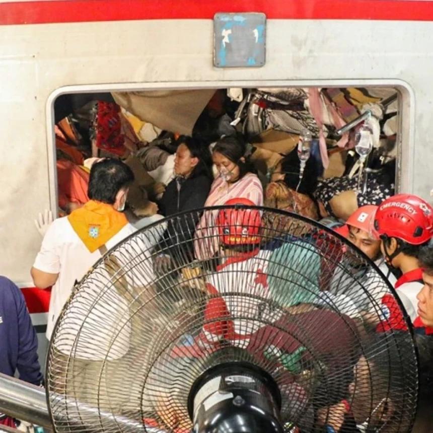 Saksi Mata Ungkap Detik-Detik Tabrakan Kereta di Bekasi Timur, Penumpang Terjepit dan Histeris